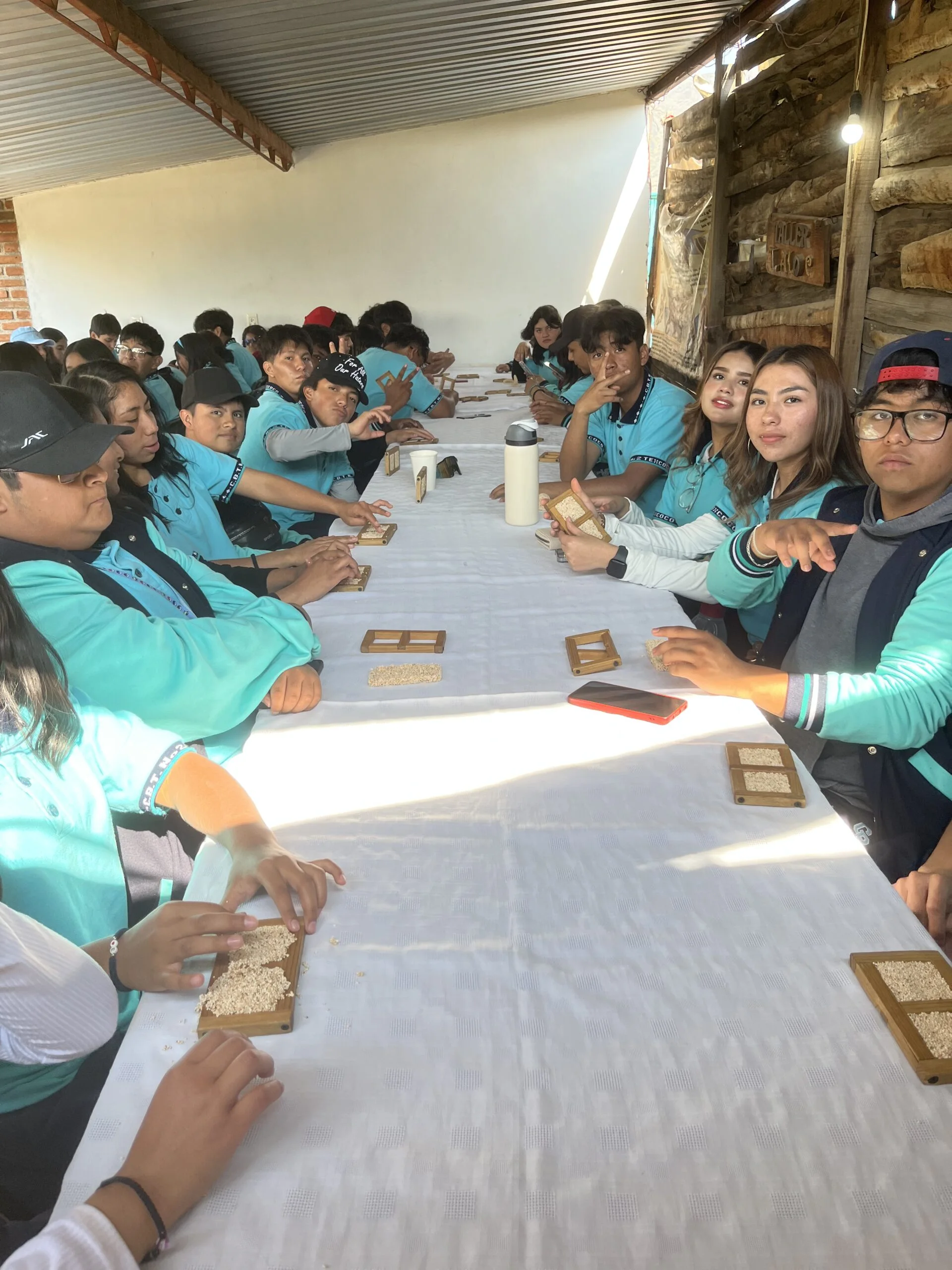 Grupo escolar durante una experiencia Ruta Mágica