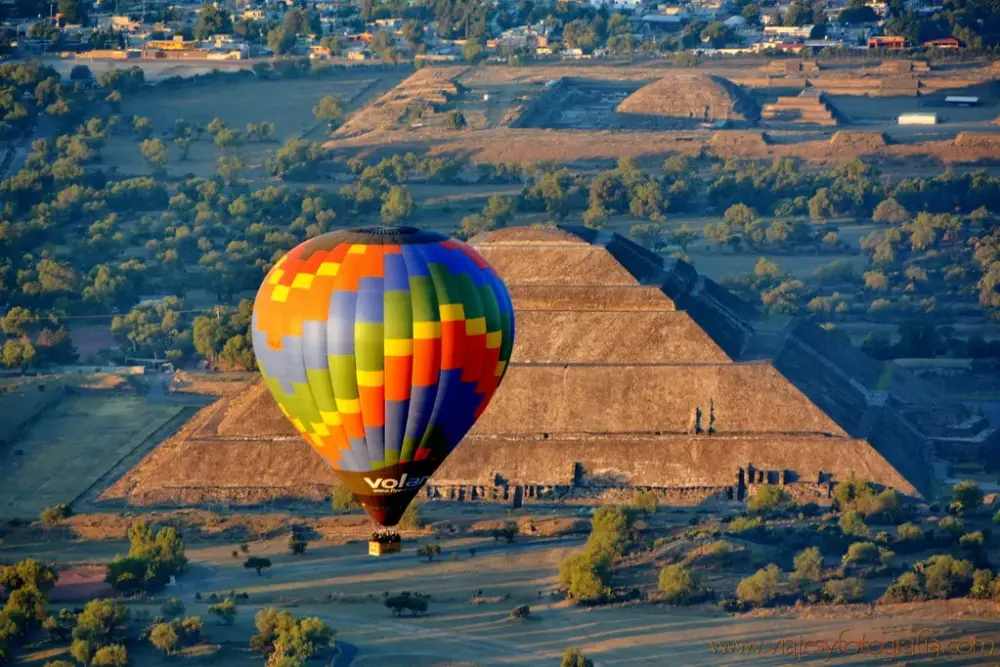 Globos sobre el Valle de Teotihuacán